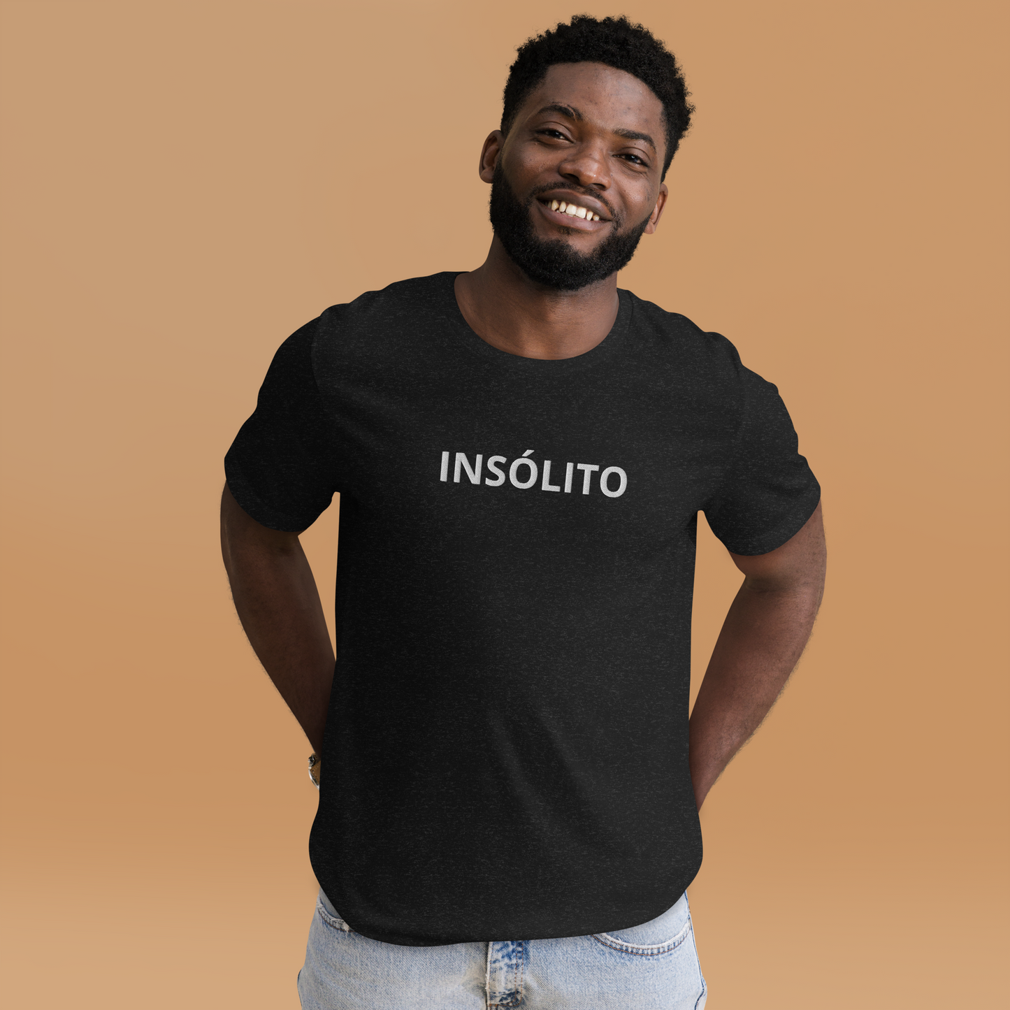 INSÓLITO Black t-shirt